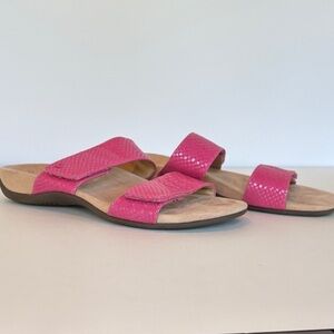 Vionic Pink Randi Sandals. Size 8